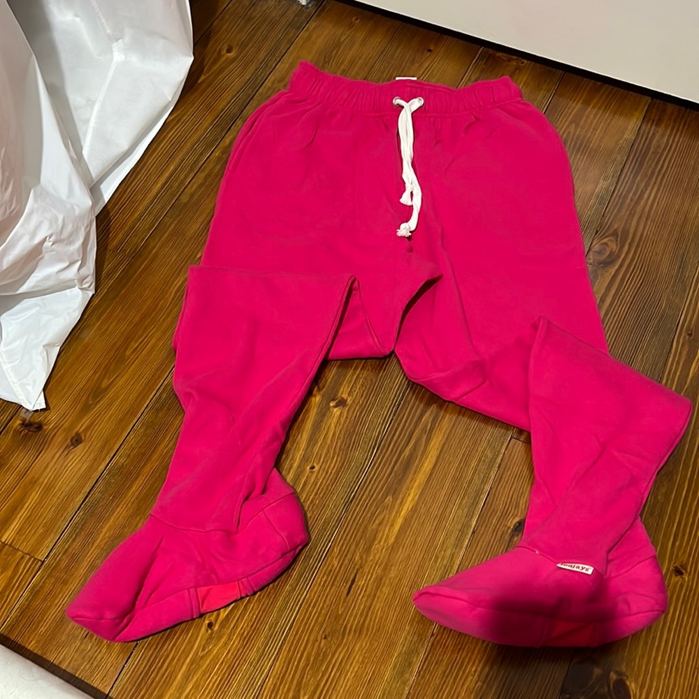 Feety pants